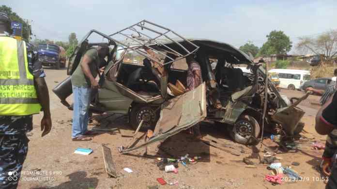 10 passengers die in Enugu as trailer crushes bus