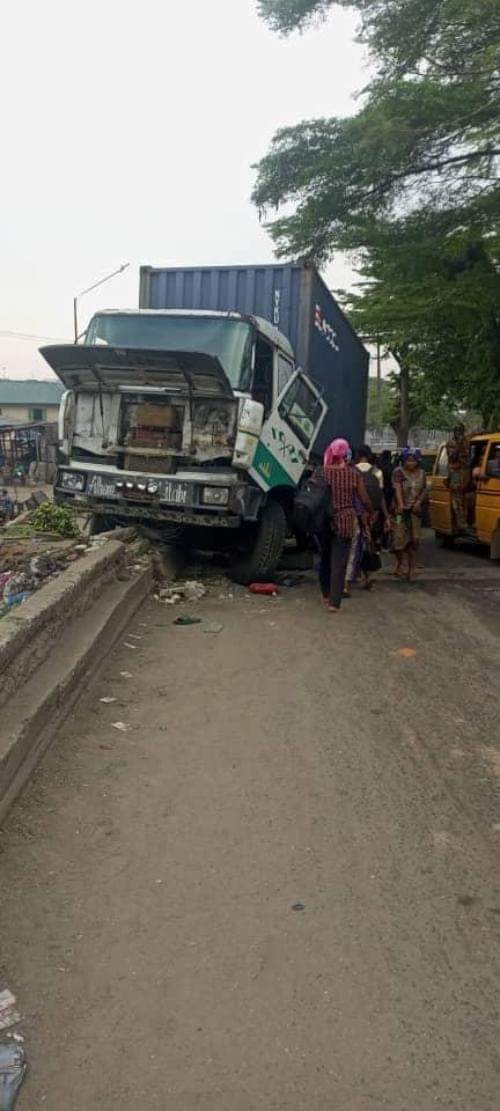 40ft container falls, crushes SUV in Lagos