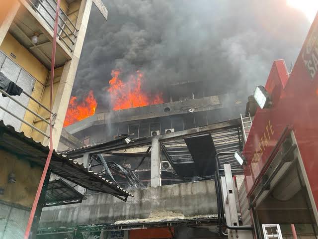 Fire guts 10-storey Mandilas building in Lagos
