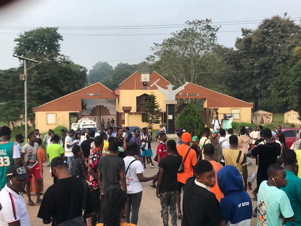Ogun, MAPOLY students differ over attack on deputy governor