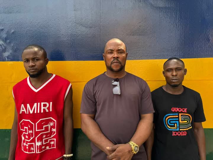 Police arrest three men for flogging sales girl over alleged theft