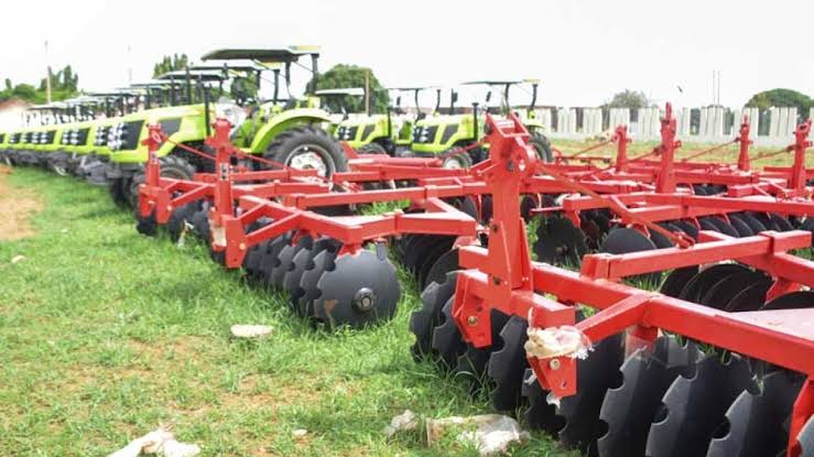Again, Kwara government distributes machineries, massive inputs to farmers as new planting season begins