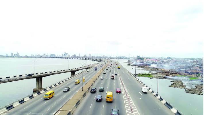 FG orders emergency repairs on Lagos-Ibadan expressway bridges