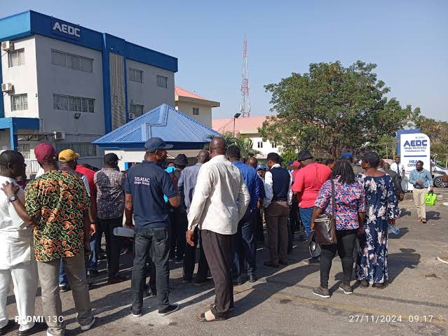 AEDC moves to prevent strike, pledges to pay staff allowances