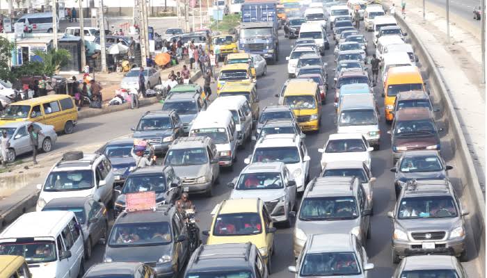 Thousands of commuters trapped in Lagos-Ibadan Expressway gridlock